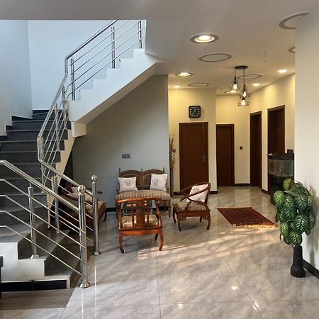 Deluxe King Room In Silverscape Residence Rawalpindi Exteriör bild
