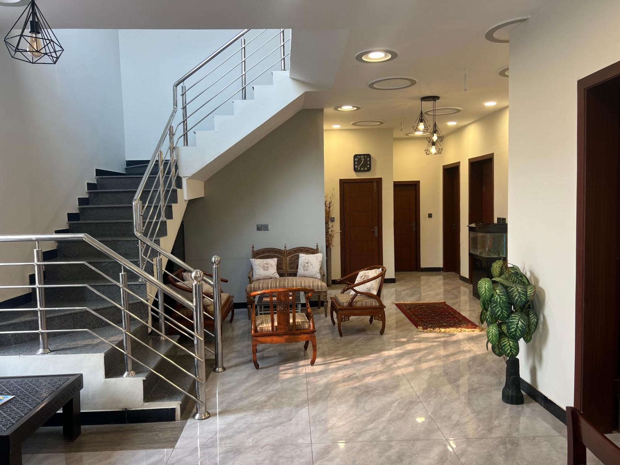 Deluxe King Room In Silverscape Residence Rawalpindi Exteriör bild
