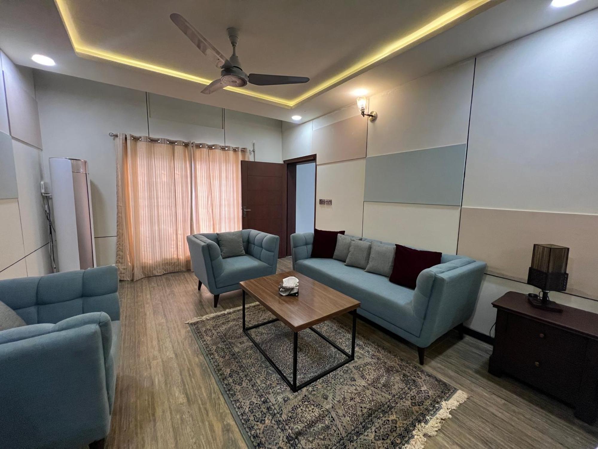 Deluxe King Room In Silverscape Residence Rawalpindi Exteriör bild
