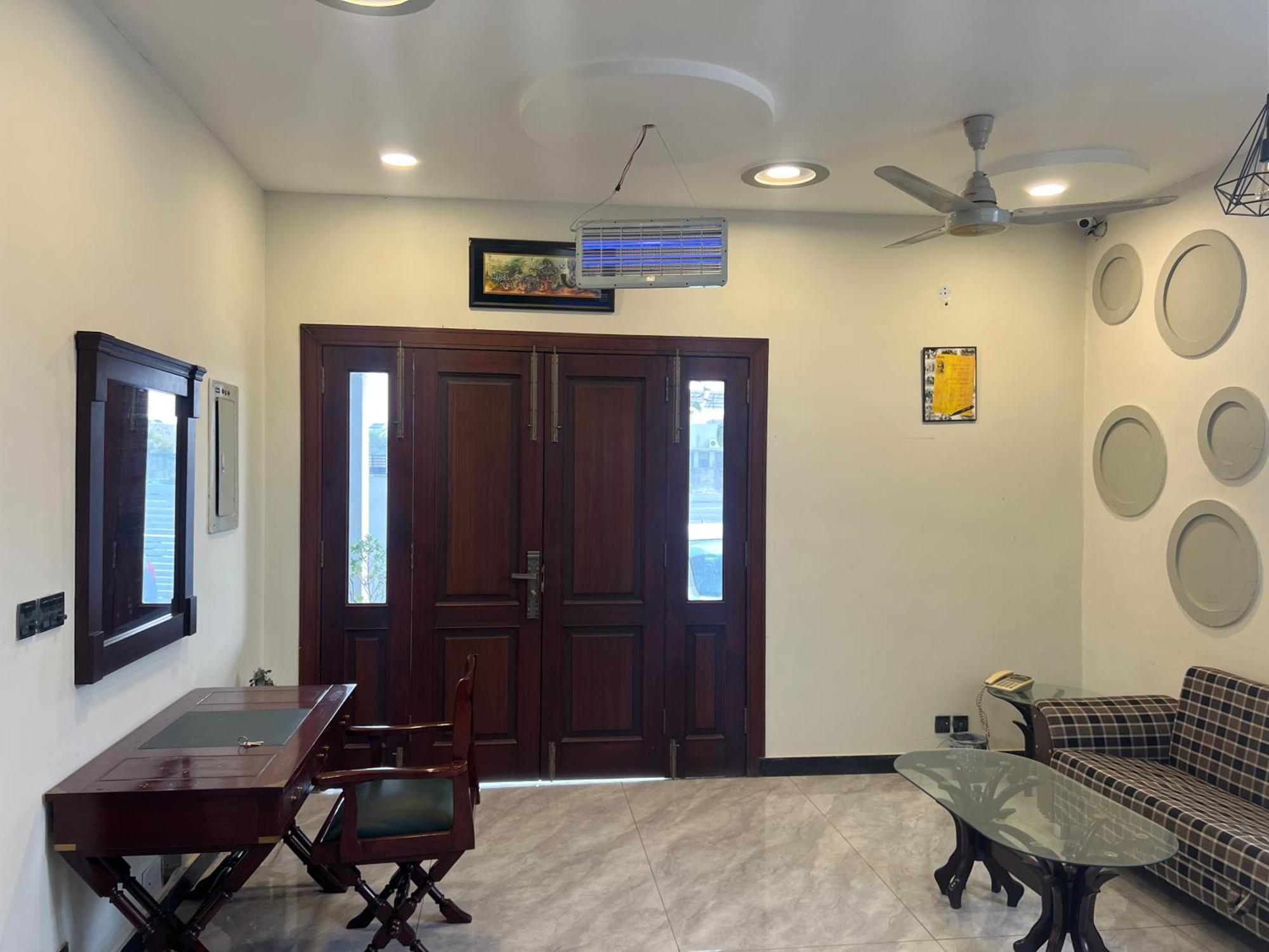Deluxe King Room In Silverscape Residence Rawalpindi Exteriör bild