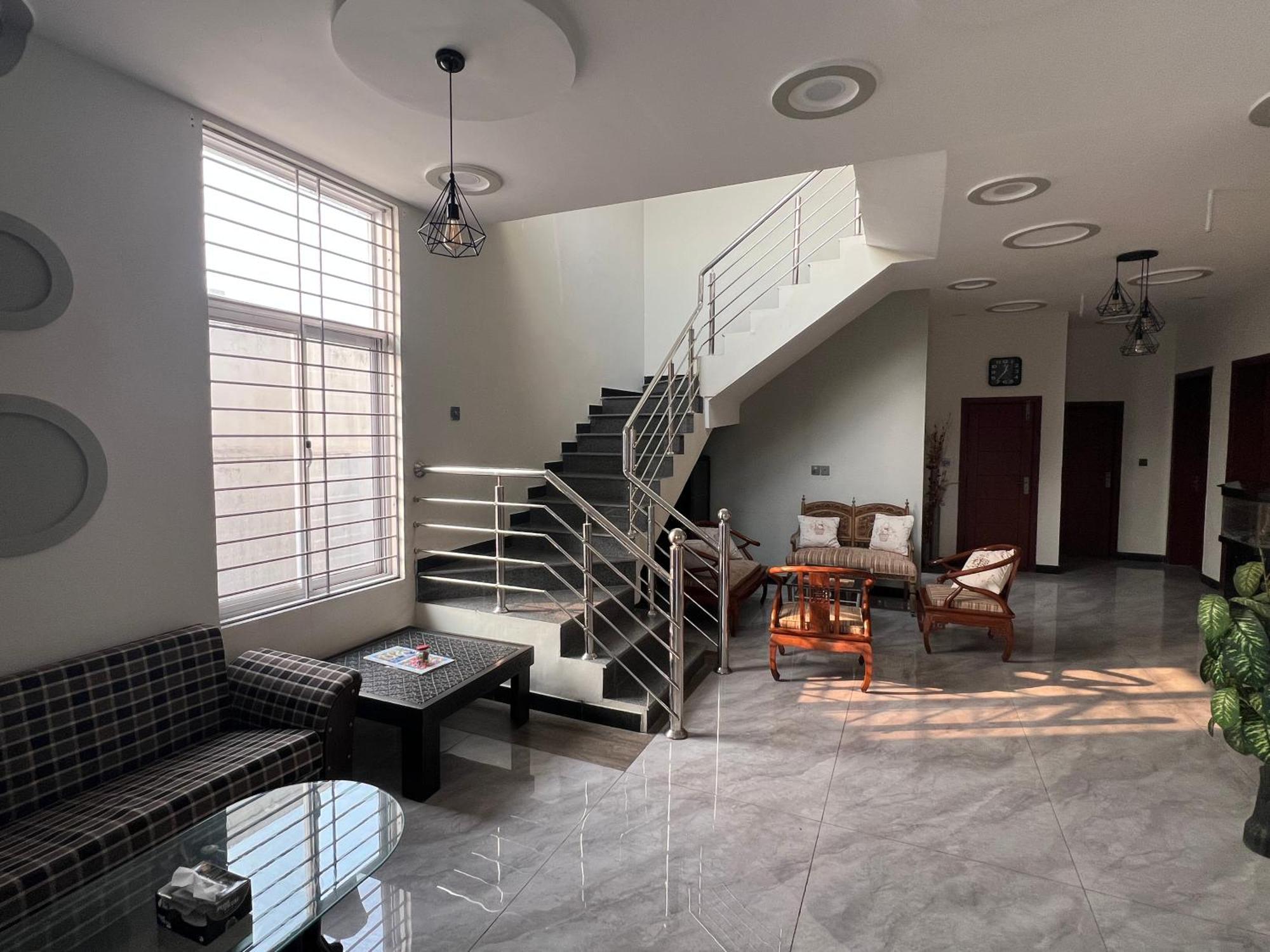 Deluxe King Room In Silverscape Residence Rawalpindi Exteriör bild